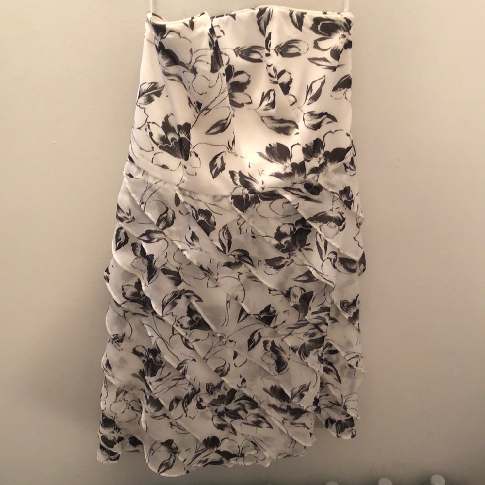 Cute flowy black and white dress